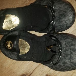 Micheal kors flats size 9